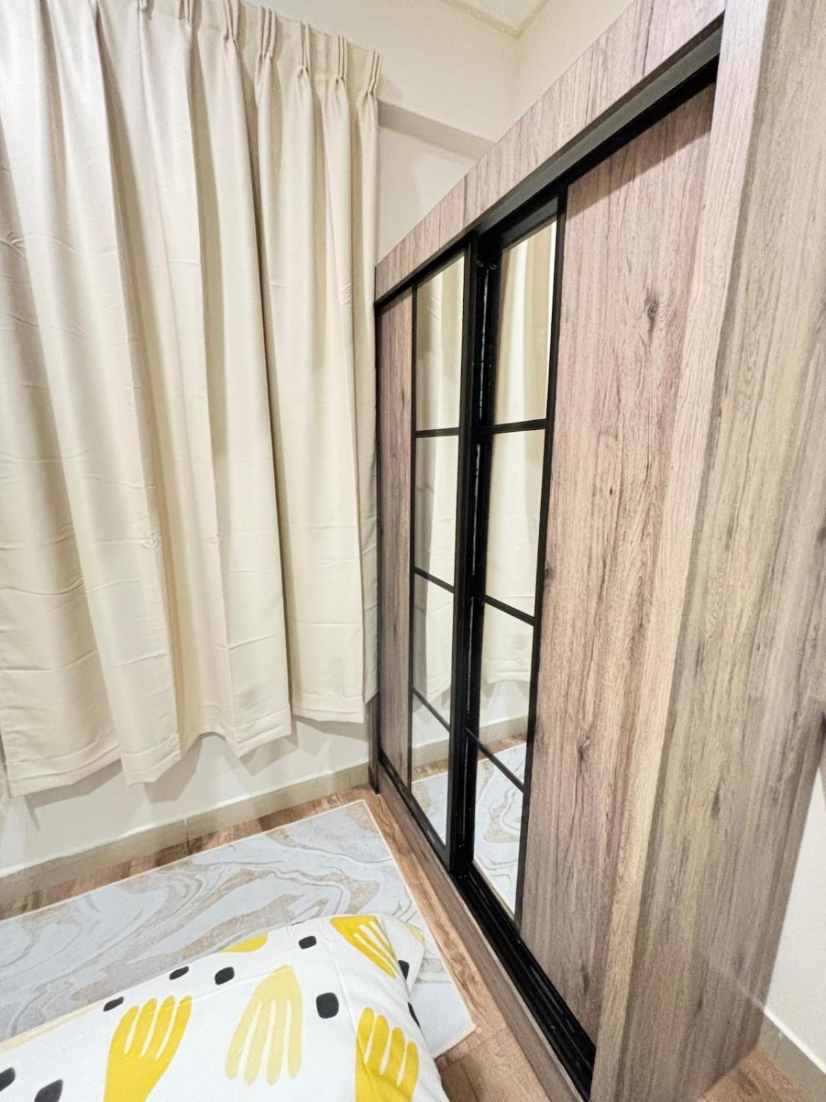Cozy Dahlia Menara U2 Aeon